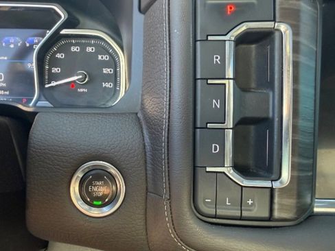 Used 2021 GMC Yukon XL Denali w/ Denali Premium Package image 32