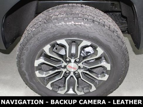 New 2026 GMC Canyon Denali image 11