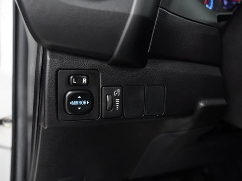Used 2019 Toyota Corolla LE FWD image 29