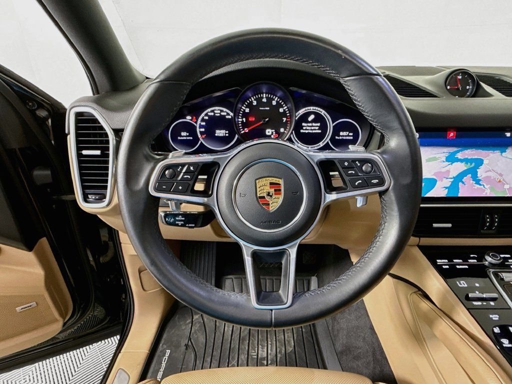 Used 2021 Porsche Cayenne AWD/4WD image 11