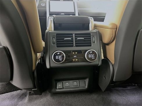 New 2026 Land Rover Discovery Dynamic SE image 26