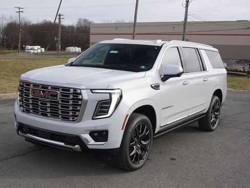 New 2026 GMC Yukon XL Denali w/ Sun & Power Step Package image 8