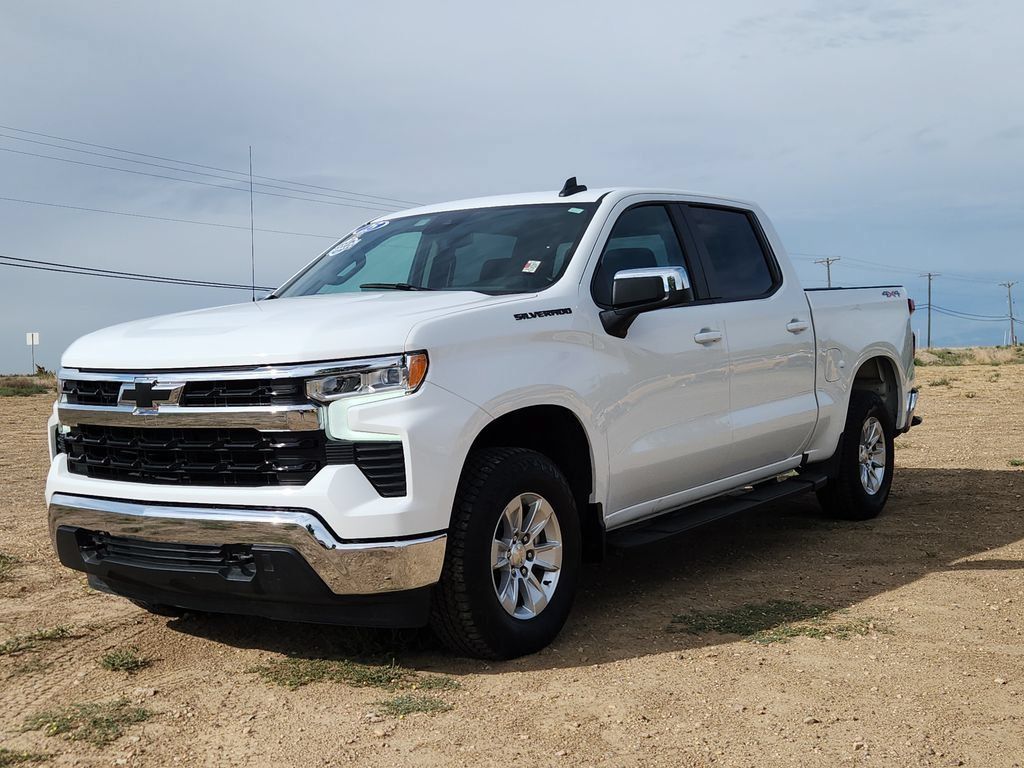 Used 2025 Chevrolet Silverado 1500 LT w/ LPO, Dark Essentials Package AWD/4WD image 5