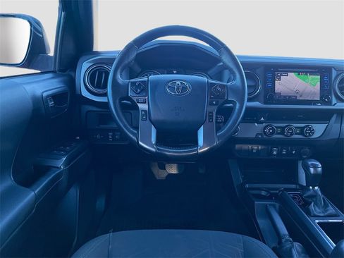 Used 2018 Toyota Tacoma TRD Sport image 21