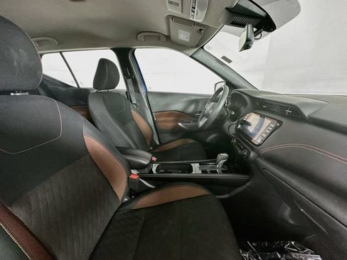 Used 2024 Nissan Kicks SR w/ Interior Electronics Package FWD image 25