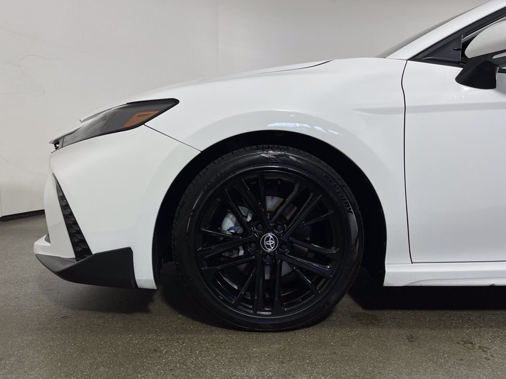 Used 2025 Toyota Camry SE FWD image 11