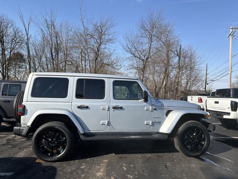 Used 2023 Jeep Wrangler Sahara w/ Cold Weather Group image 8