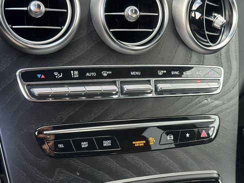 Certified 2022 Mercedes-Benz GLC 300 w/ Premium Package Lite image 20