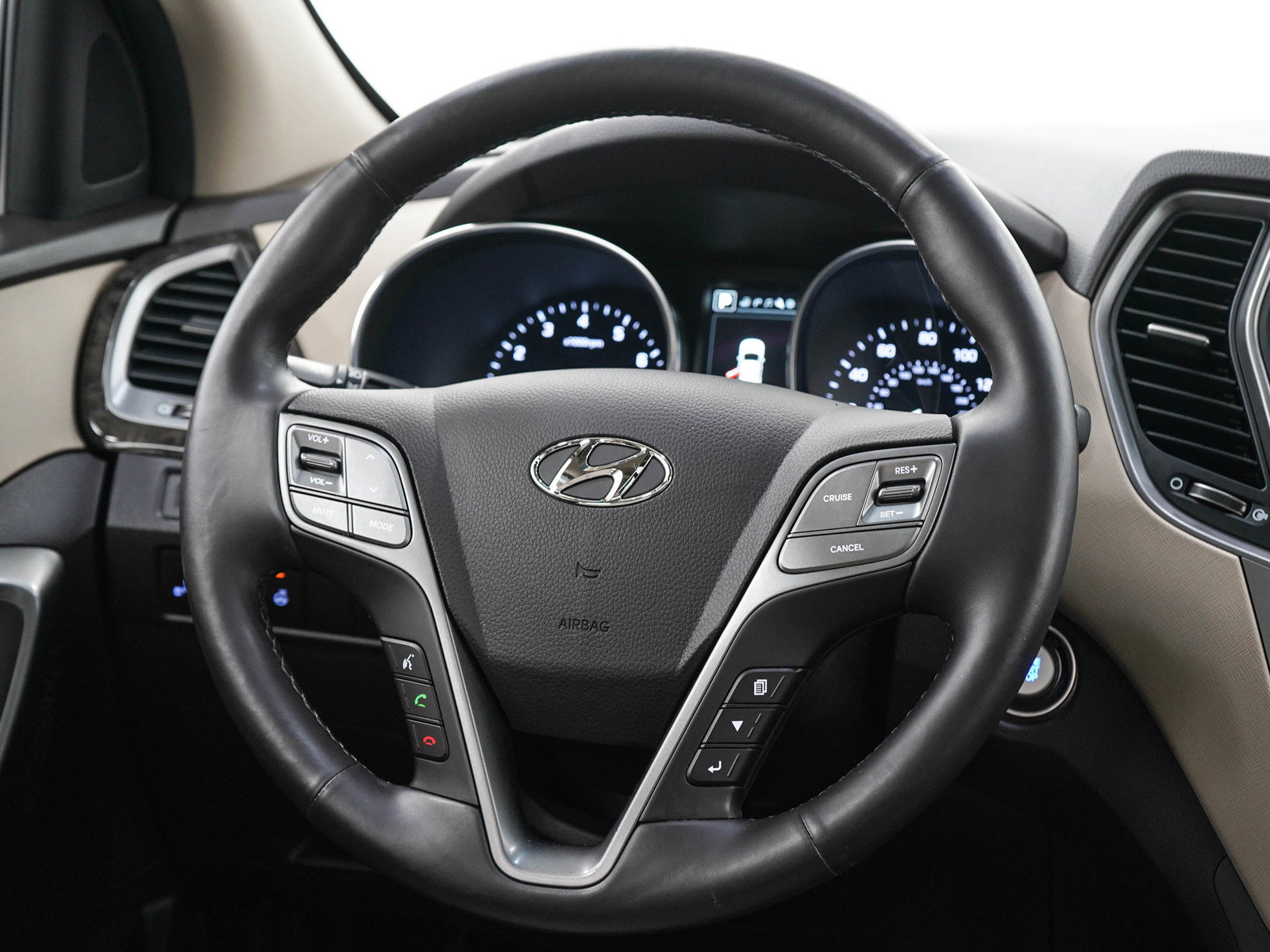 Used 2017 Hyundai Santa Fe Sport w/ 2.4L Tech Package 04 AWD/4WD image 17