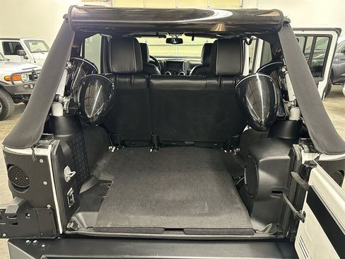 Used 2014 Jeep Wrangler Unlimited Rubicon w/ Max Tow Package AWD/4WD image 22