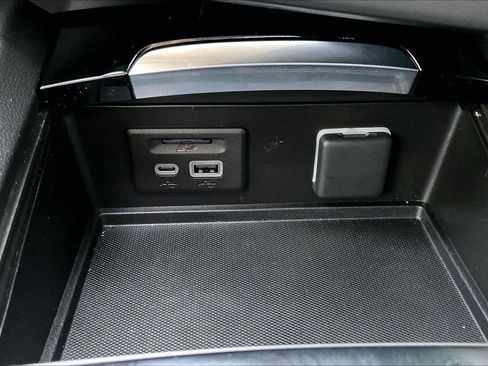 Used 2023 Buick Envision Essence w/ Technology Package I AWD/4WD image 32