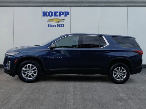 Used 2023 Chevrolet Traverse LS AWD/4WD image 2
