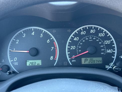 Used 2010 Toyota Corolla image 21
