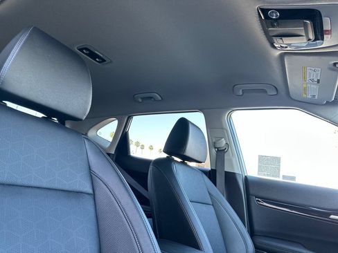 Used 2024 Kia Seltos EX FWD image 16