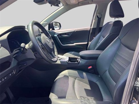 Certified 2020 Toyota RAV4 Limited image 17