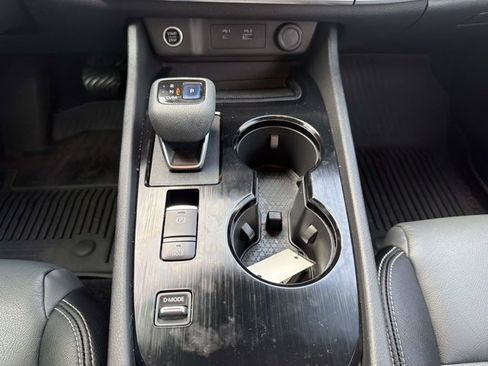 Used 2022 Nissan Rogue SV FWD image 29