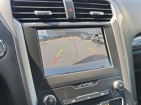 Used 2020 Ford Fusion SE FWD image 28