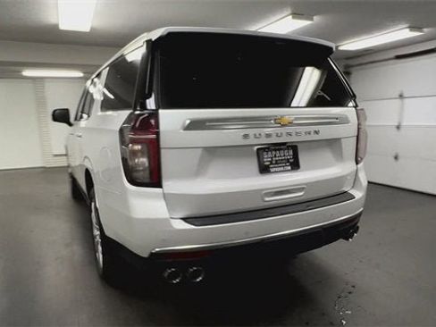 Used 2023 Chevrolet Suburban High Country image 7