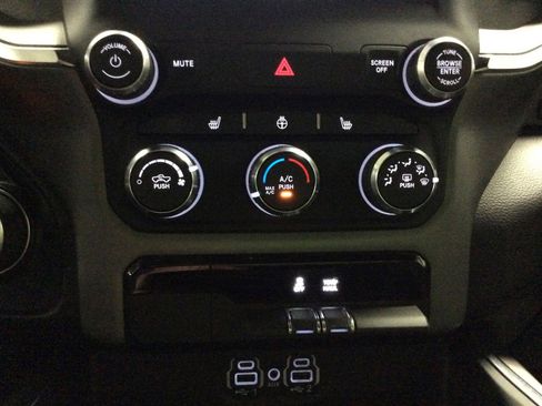 Used 2024 RAM 1500 Big Horn image 30