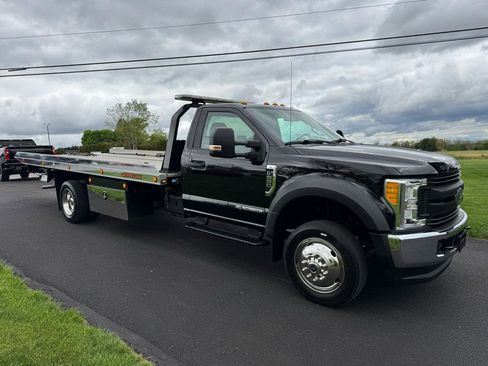 Used 2017 Ford F550 4x4 Regular Cab Super Duty image 5