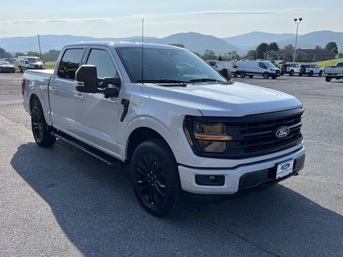 Used 2025 Ford F150 XLT w/ Equipment Group 302A MID AWD/4WD image 5