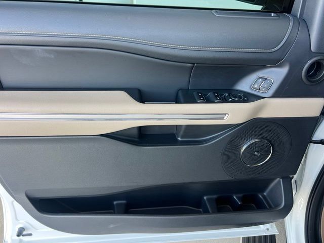 Used 2024 Ford Expedition Max Limited RWD image 5