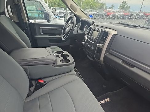 Used 2019 RAM 1500 Classic SLT AWD/4WD image 9