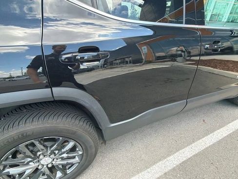 Used 2019 GMC Acadia SLT FWD image 8