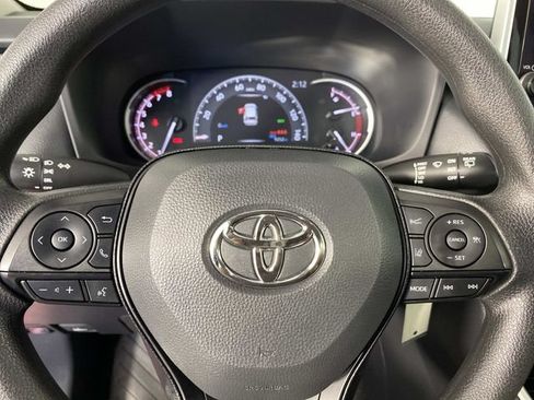 Used 2025 Toyota RAV4 LE AWD/4WD image 16