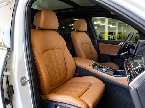 Used 2024 BMW X5 M60i image 36