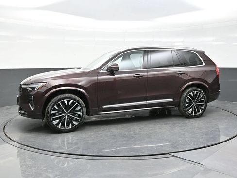 Used 2025 Volvo XC90 B5 Ultra AWD/4WD image 3