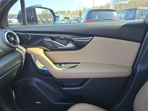 Used 2020 Chevrolet Blazer Premier w/ Driver Confidence II Package FWD image 23