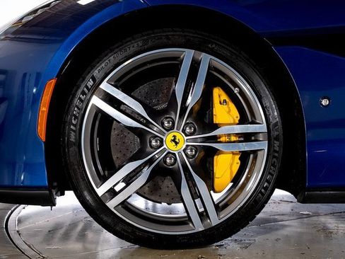 Used 2019 Ferrari Portofino image 17