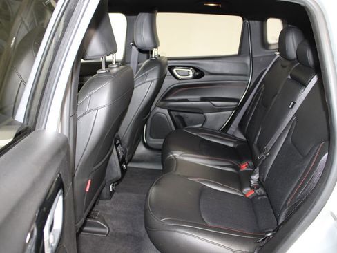 Used 2025 Jeep Compass Trailhawk AWD/4WD image 23