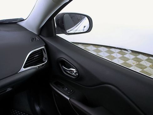 Used 2022 Jeep Cherokee Limited w/ Elite Package image 19