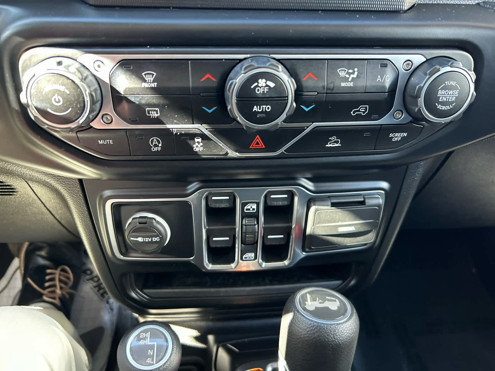 Used 2022 Jeep Wrangler Unlimited Sport AWD/4WD image 18