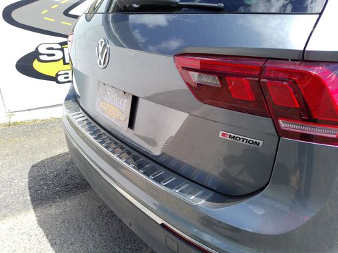 Used 2019 Volkswagen Tiguan SEL Premium AWD/4WD image 5