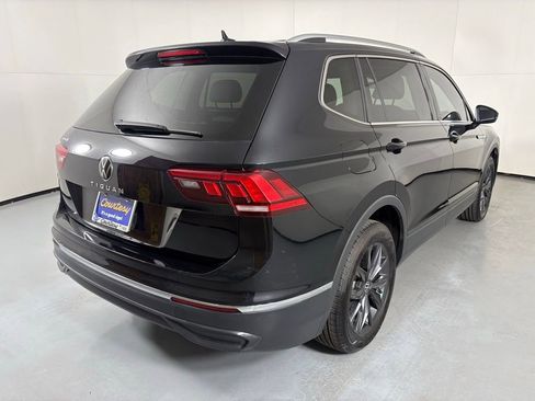 Used 2024 Volkswagen Tiguan SE FWD image 10