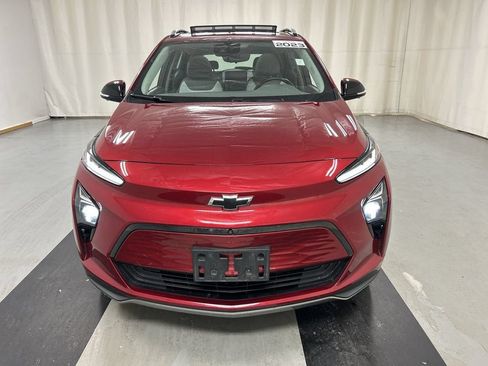 Certified 2023 Chevrolet Bolt EUV Premier w/ Sun & Sound Package FWD image 3