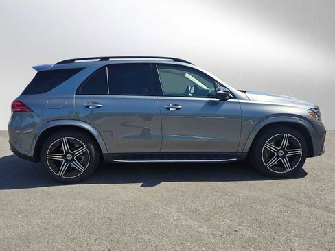 Used 2025 Mercedes-Benz GLE 580 4MATIC image 2
