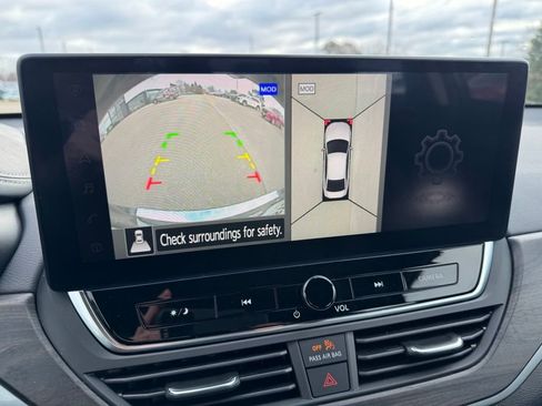 Used 2023 Nissan Altima 2.5 SL image 2