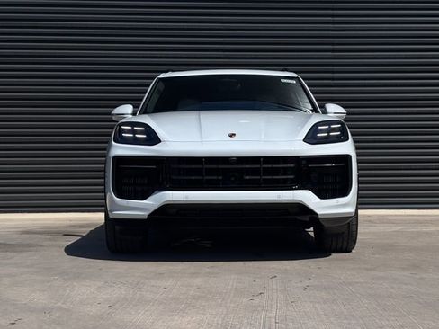 New 2026 Porsche Cayenne GTS image 10