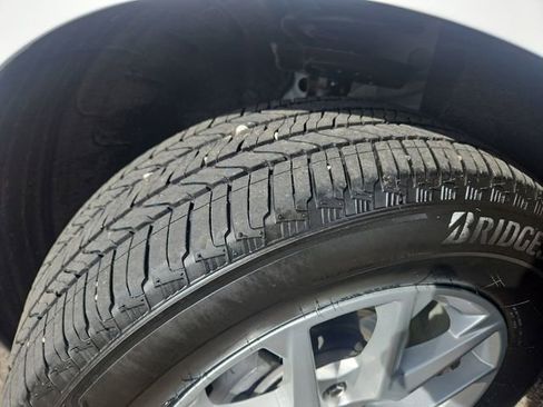 Used 2024 Chevrolet Equinox LT AWD/4WD image 27