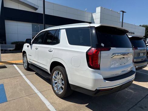 Used 2023 GMC Yukon SLT w/ SLT Luxury Package AWD/4WD image 5