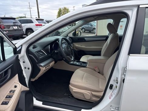 Used 2019 Subaru Outback 2.5i image 9
