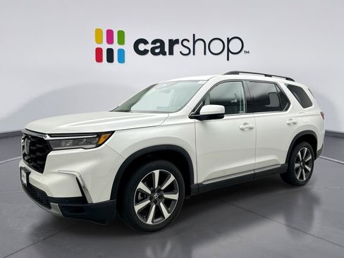 Used 2023 Honda Pilot Touring image 1