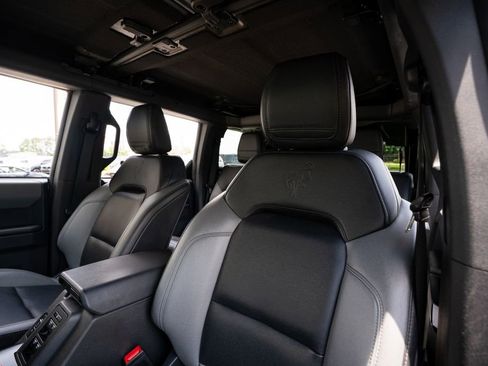 Used 2024 Ford Bronco Black Diamond w/ Sasquatch Package AWD/4WD image 32