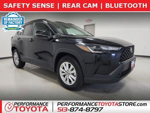 Used 2023 Toyota Corolla Cross LE FWD image 1