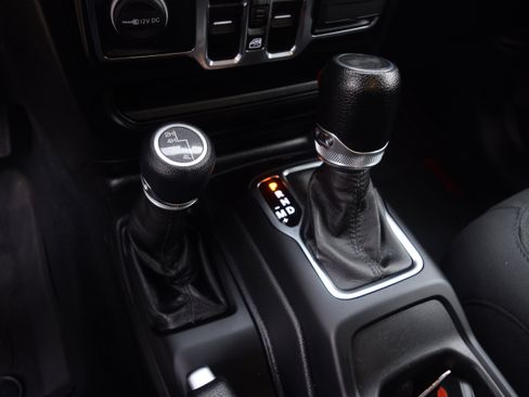 Used 2022 Jeep Wrangler Unlimited Sport image 11