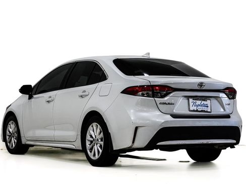 Used 2022 Toyota Corolla XLE FWD image 8